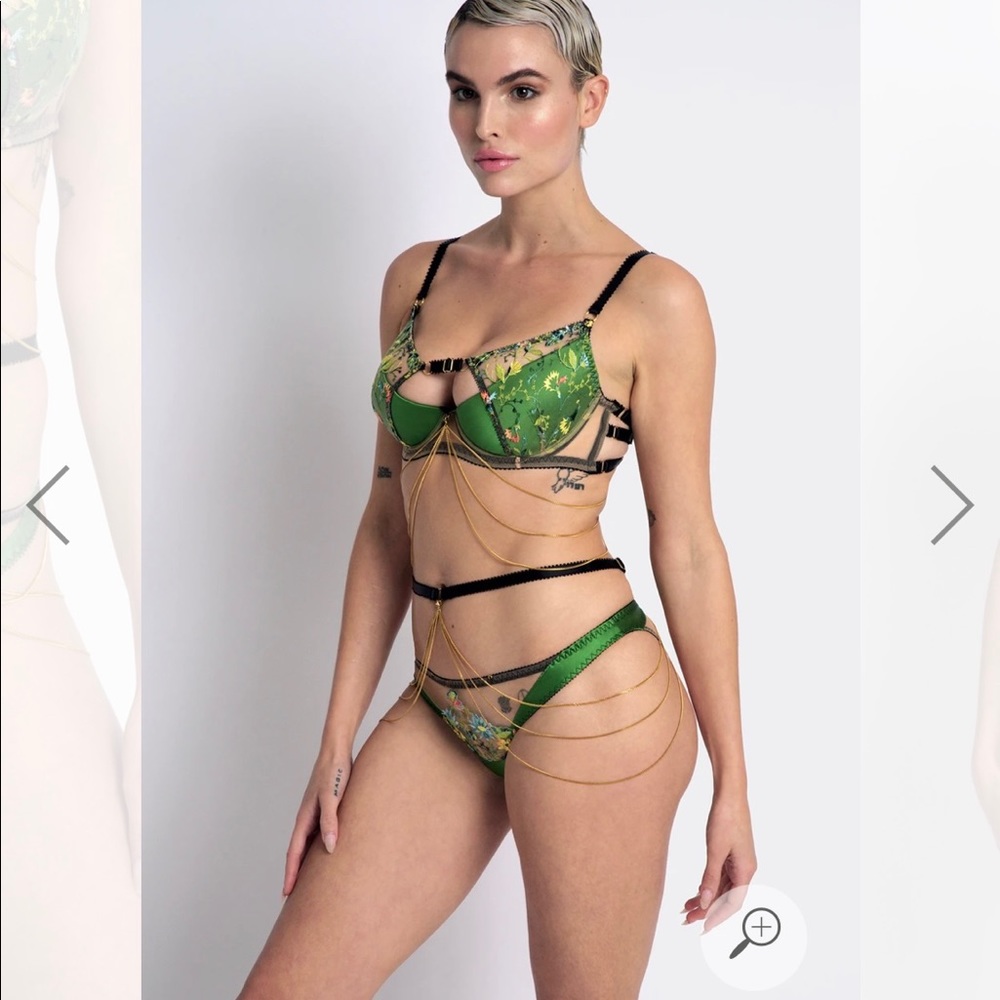 SOLD! Edge O’ Beyond Sally set